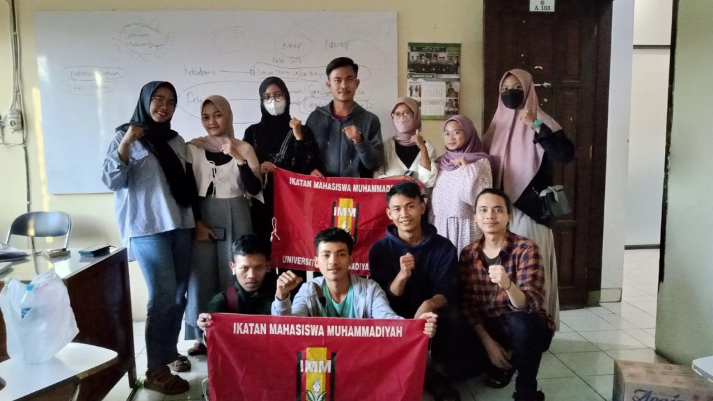 Komisariat IMM Laweicos UMC Gelar Diskusi Politik CirebonMU