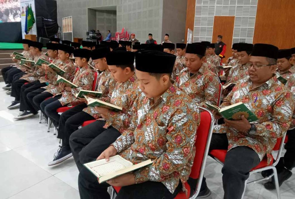 Parade Murottal Semarakan Tabligh Akbar Muktamar Muhammadiyah dan Aisyiyah ke-48 CirebonMU