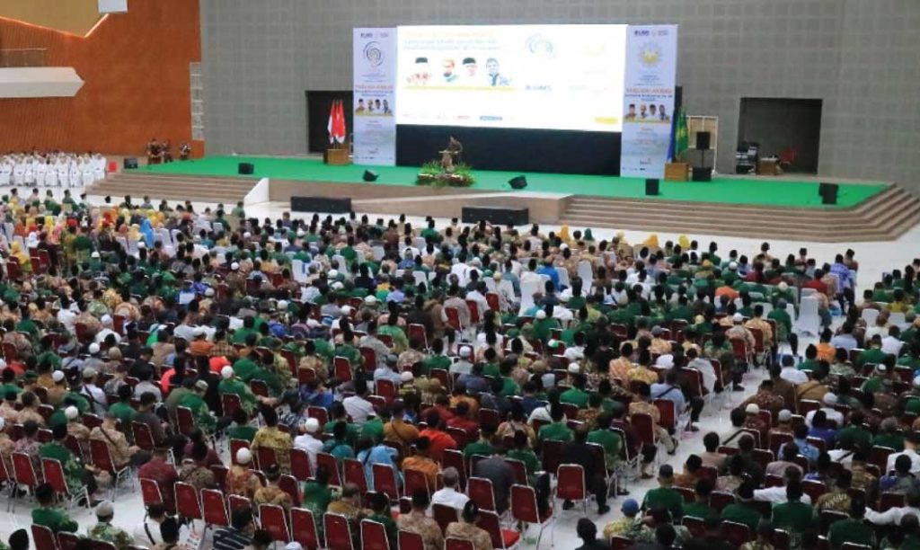 Puluhan Ribu Jamaah Padati Edutorium KH. Ahmad Dahlan UMS Dalam Takbir Akbar Muktamar Muhammadiyah Aisyiyah Ke-48 CirebonMU