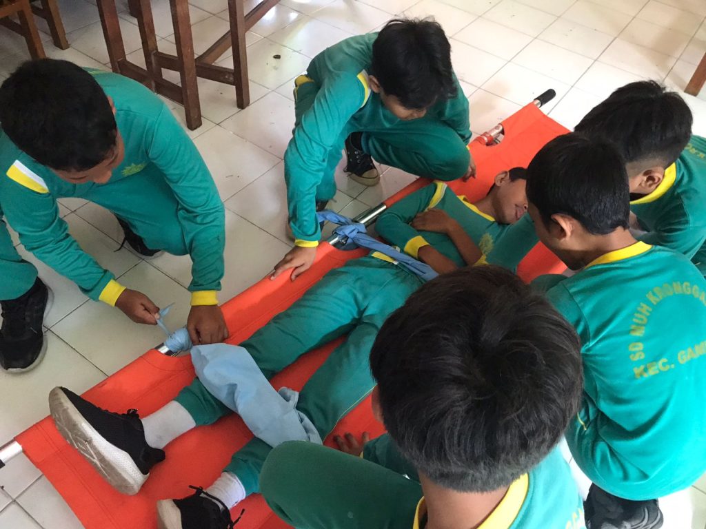 MDMC - Keperawatan Anestesi UNISA Bentuk Relawan Cilik Menuju Sekolah Tanggap Bencana CirebonMU