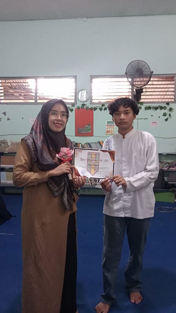 PR IPM SMK Farmasi Muhammadiyah 2 Kedawung Meriahkan Hari Guru Nasional CirebonMU