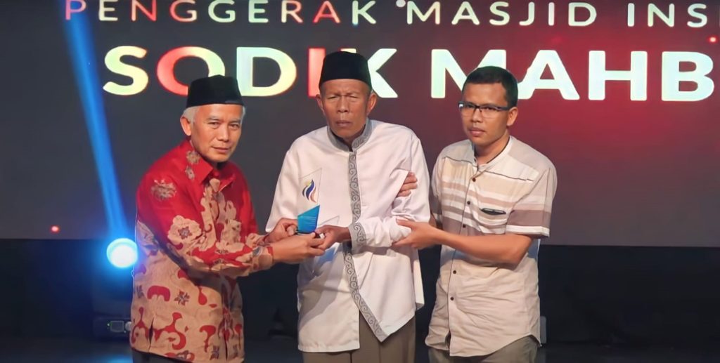 H. Sodik Mahbubi, Tokoh Penggerak Masjid Inspiratif CirebonMU