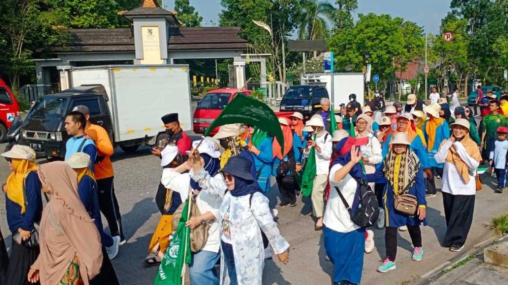 Muhammadiyah Jabar Gelar Jalan Santai, Diikuti Ribuan Peserta CirebonMU