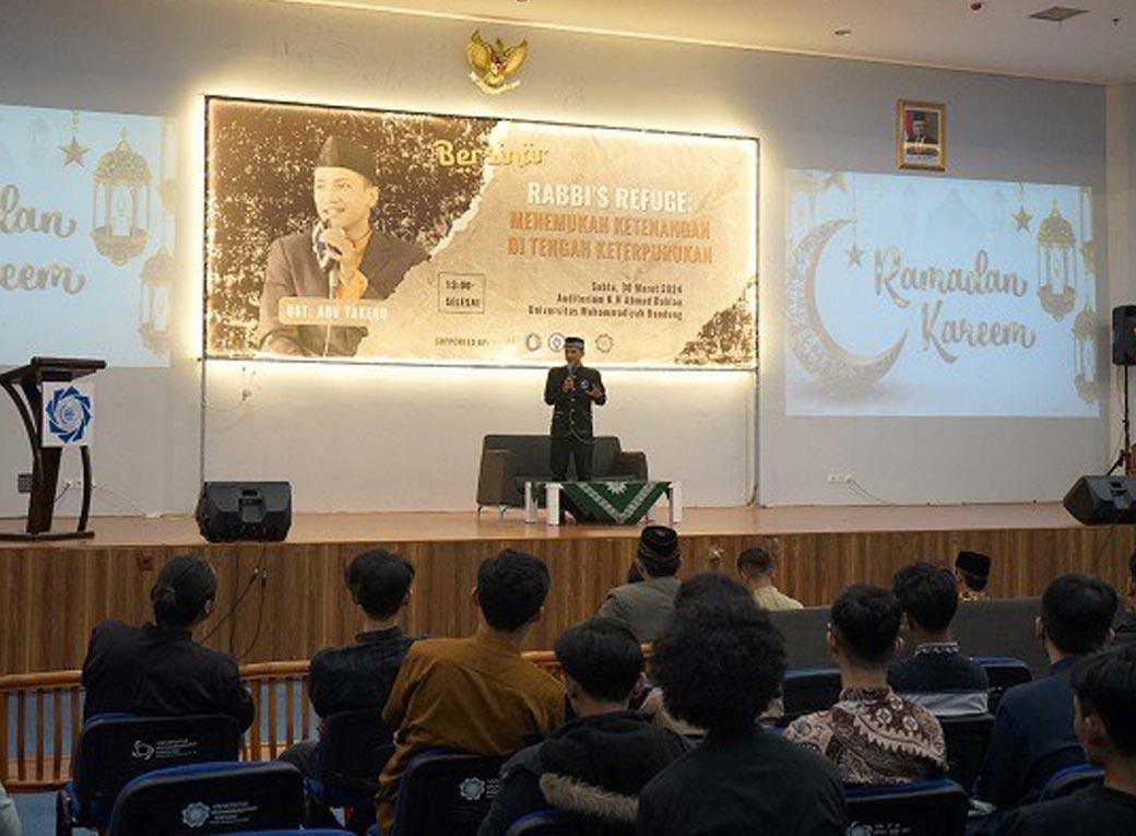 Mahasiswa Manajemen UM Bandung Gelar Kajian Ramadan, Kupas Tips dan Cara Hadapi Permasalahan Hidup CirebonMU
