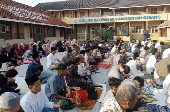 Ratusan Jamaah Hadiri Shalat Idul Fitri di Komplek Perguruan Muhammadiyah Gebang Cirebon CirebonMU